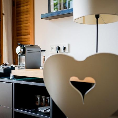 Das Тегернзе Екстер'єр фото A Nespresso machine in a hotel room
